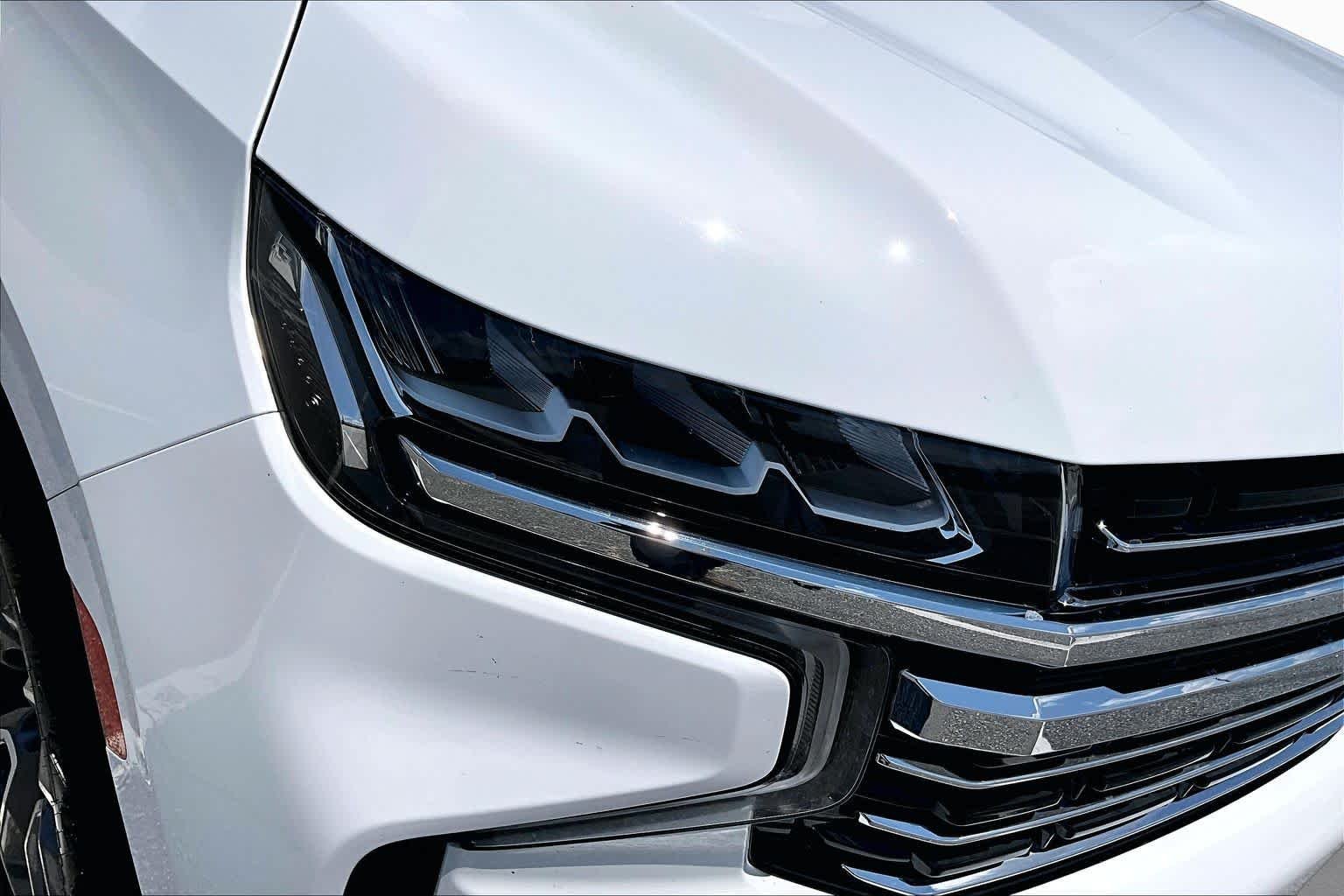 Used 2022 Summit White Chevrolet LT image 28
