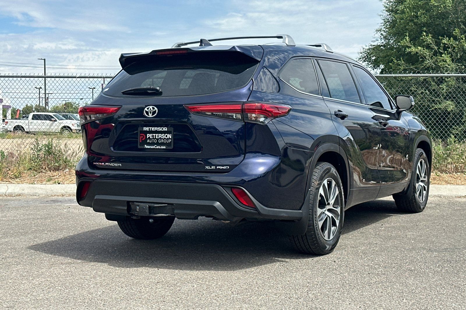 2022 Toyota Highlander XLE - Photo 4