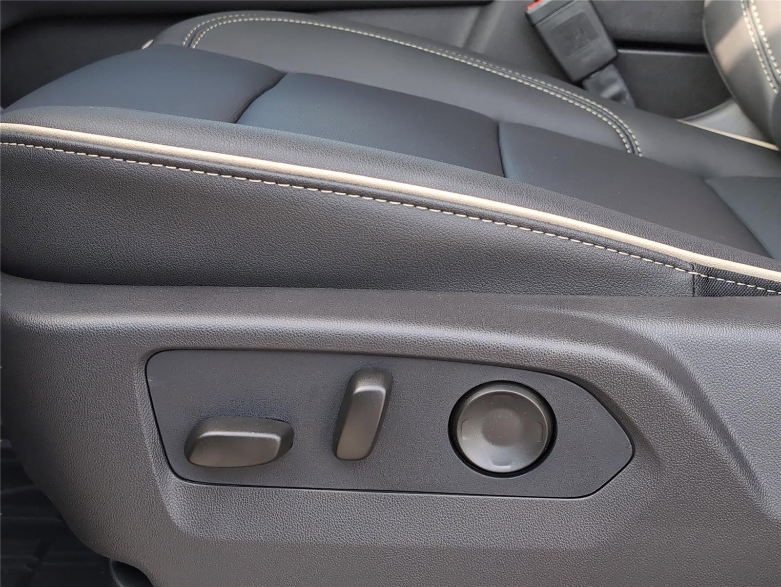 2026 Chevrolet Tahoe Premier - Photo 27