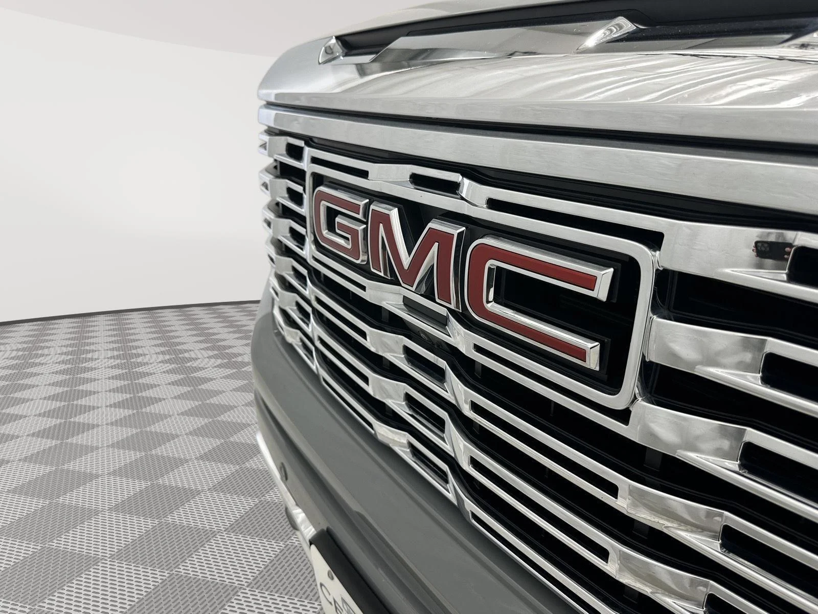 Used 2025 Thunderstorm Gray GMC Denali image 27