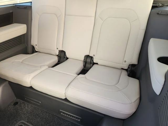 Used 2026 White Land Rover S image 21