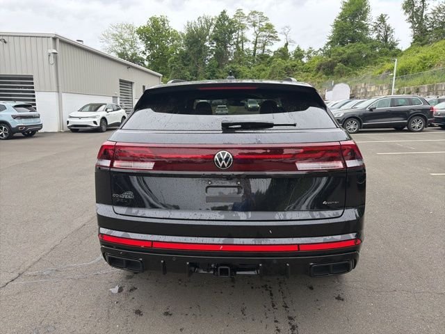 Certified Used 2025 Black Volkswagen 2.0T SEL R-Line Black image 6