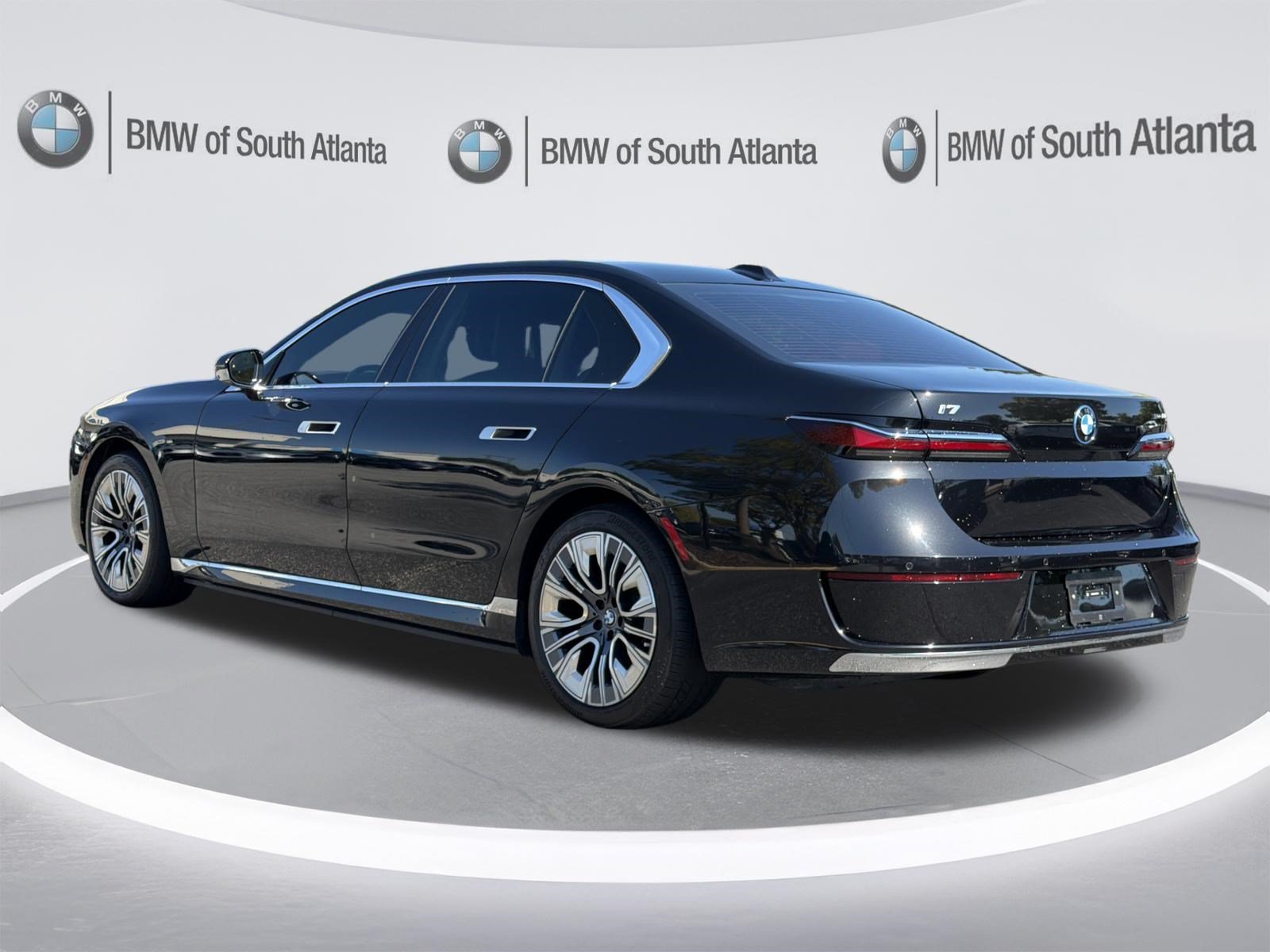 Used 2024 Black Sapphire Metallic BMW xDrive60 image 21