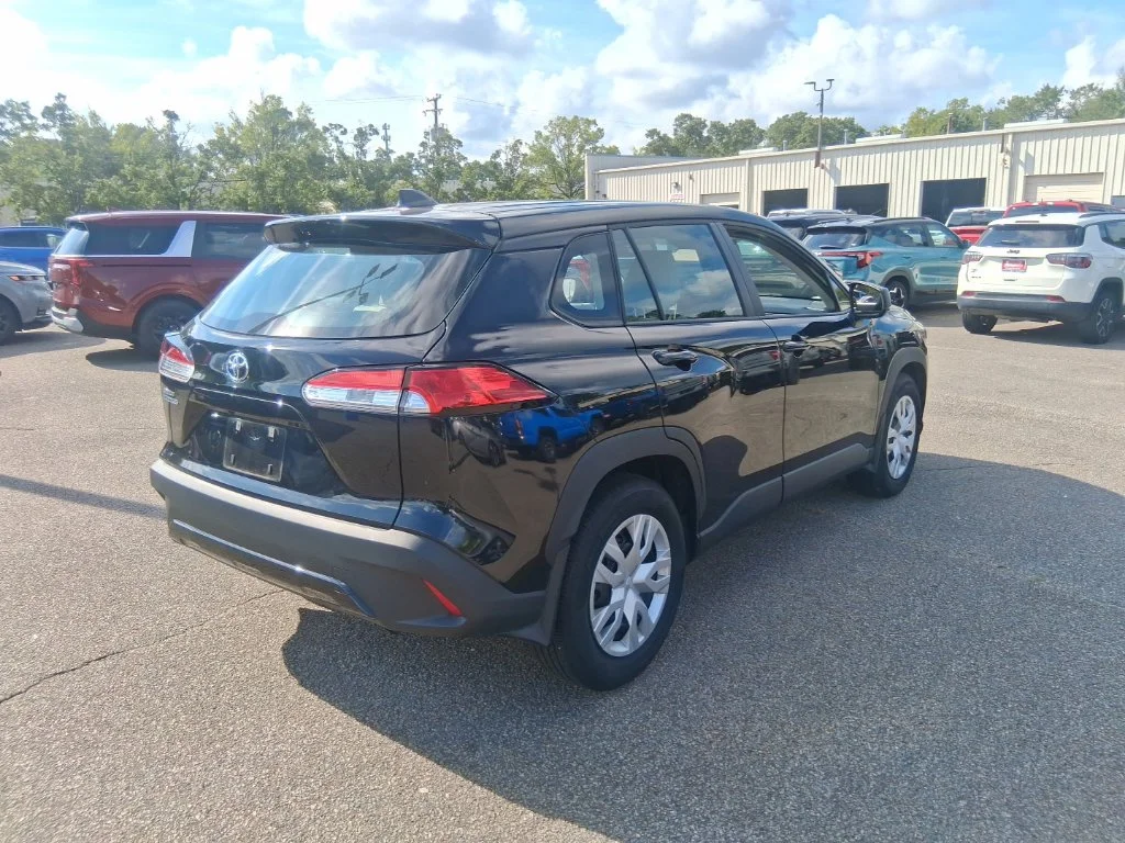 Used 2025 Black Toyota L image 5