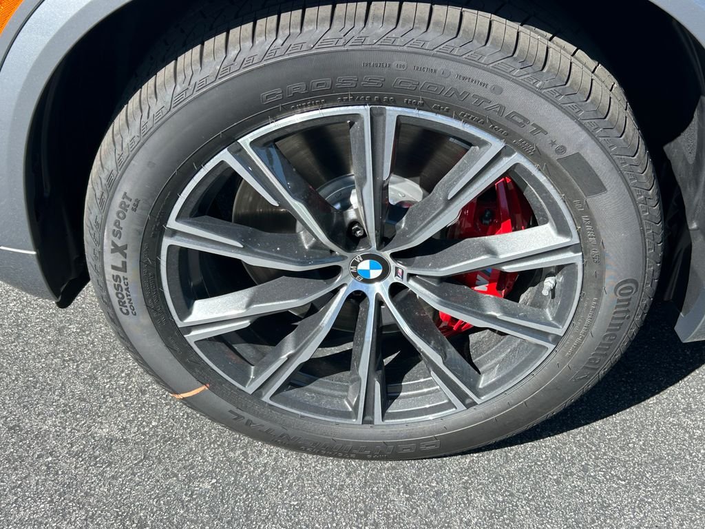 New 2026 Skyscraper Grey Metallic BMW xDrive50e image 3