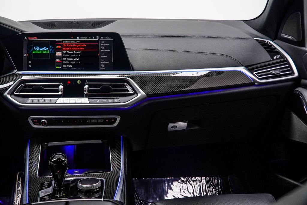 Used 2022 White BMW M50i image 19