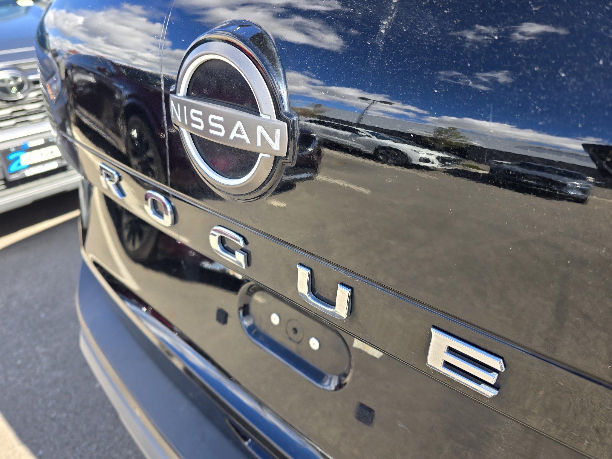 Used 2023 Super Black Nissan S image 11
