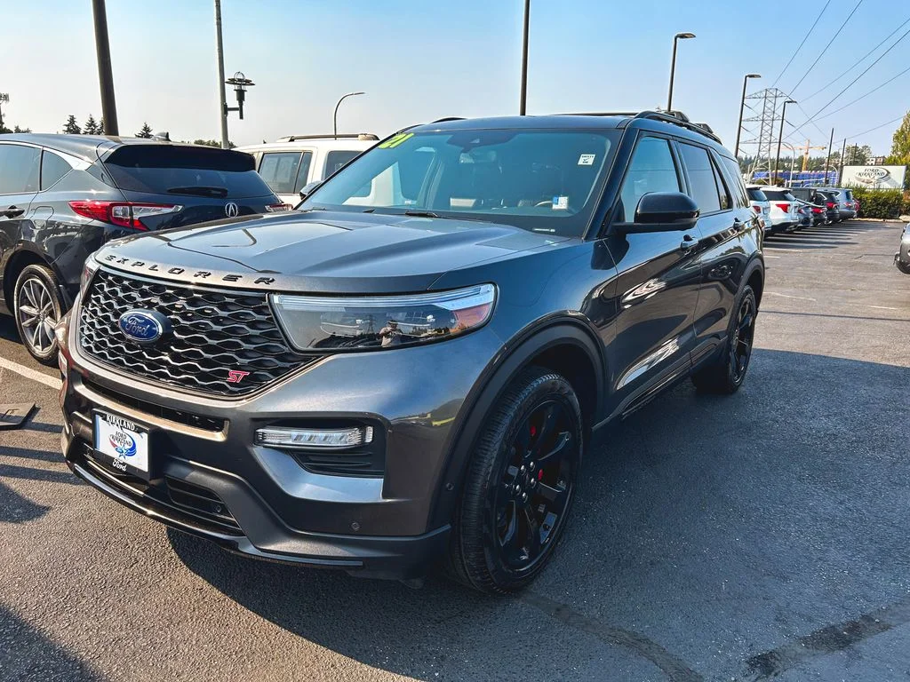 Used 2020 Magnetic Metallic Ford ST image 5