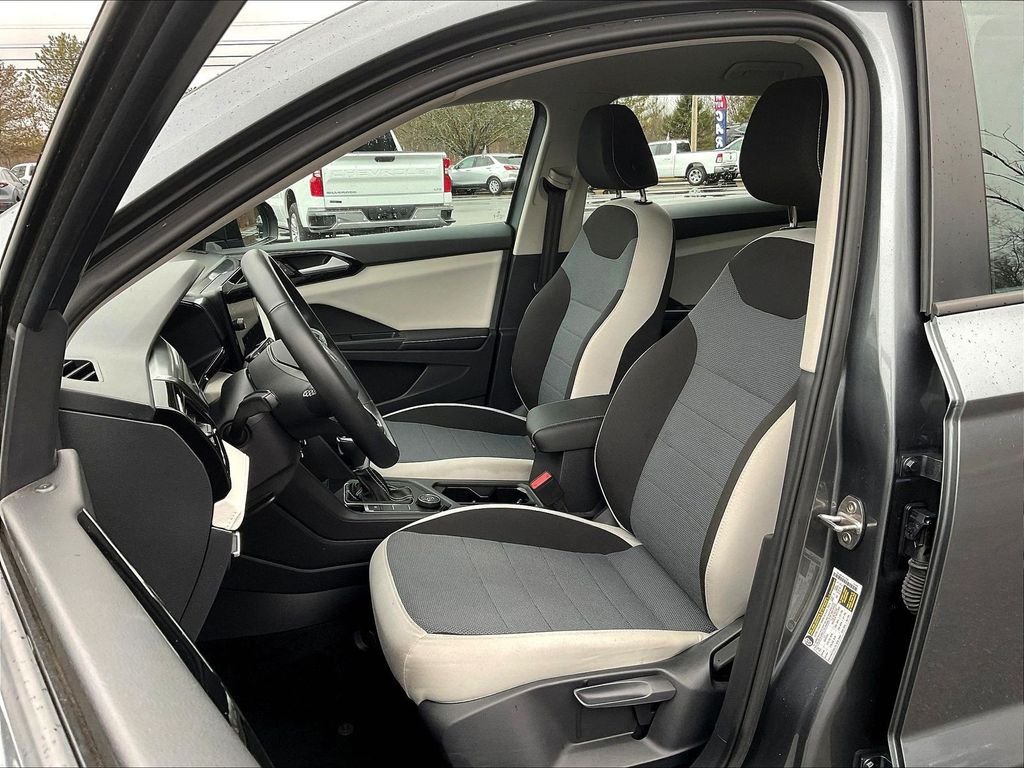 Used 2025 Gray Volkswagen 1.5T S image 10