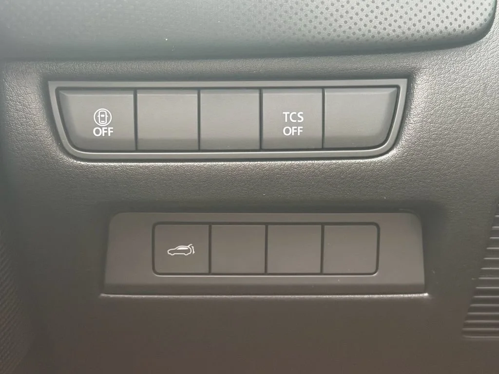 Used 2025 Wind Chill Pearl Mazda 2.5 S Preferred Package image 32