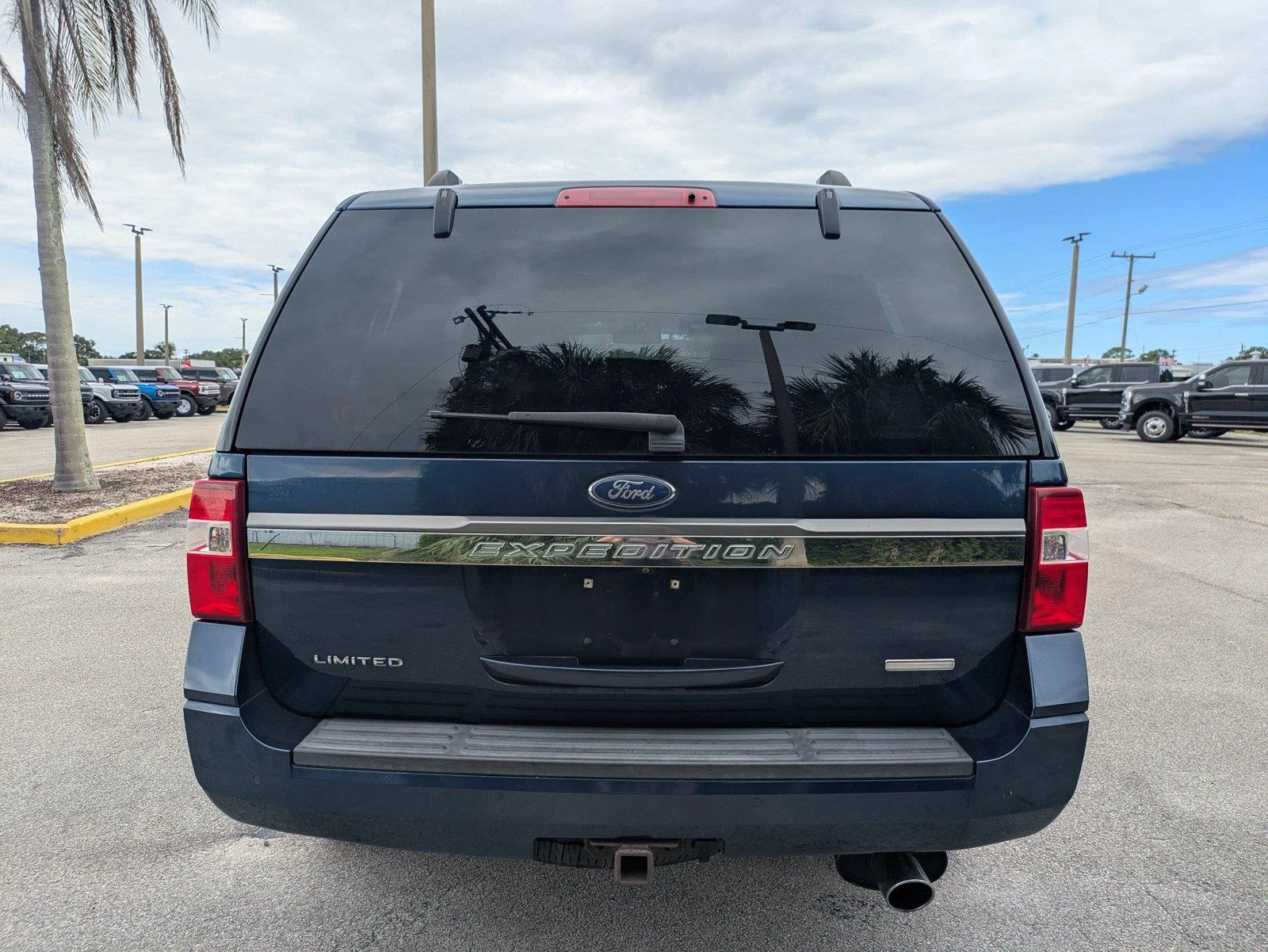 Used 2017 Blue Ford Limited image 7