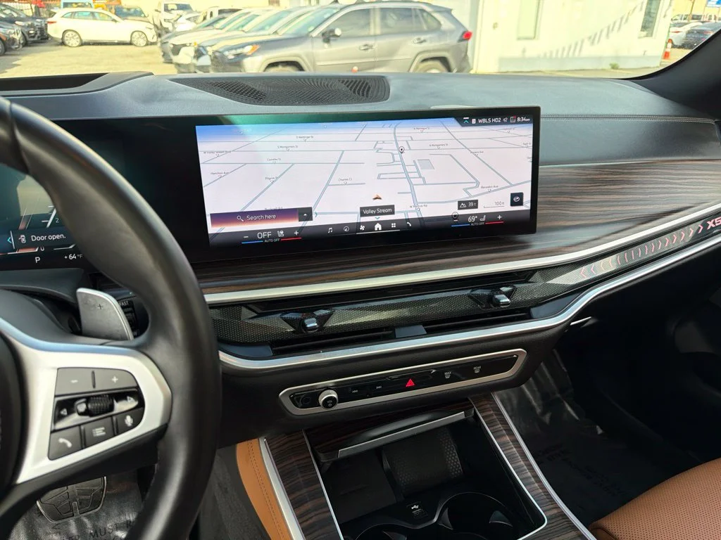Used 2025 Gray BMW xDrive40i image 38
