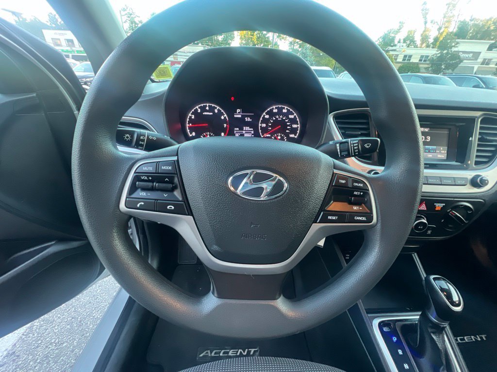 Used 2021 Silver Hyundai SE image 11