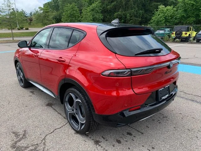 New 2026 Rosso Brera Alfa Romeo Sport Speciale image 3