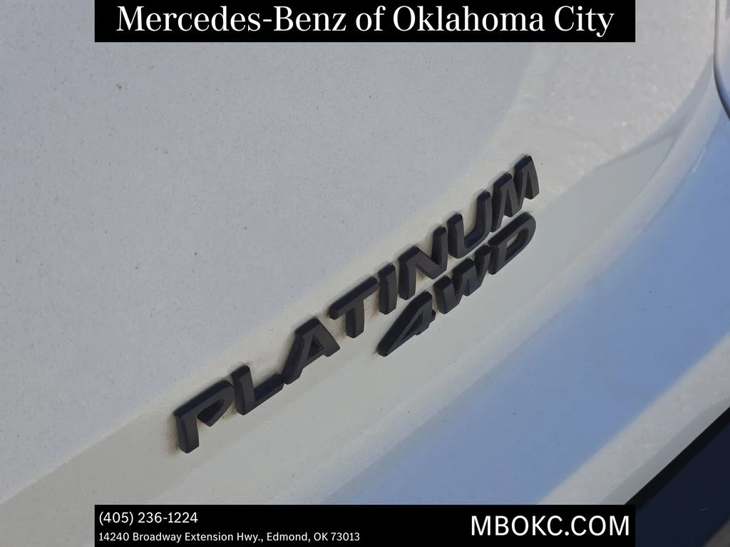 Used 2023 Pearl White Nissan Platinum image 9