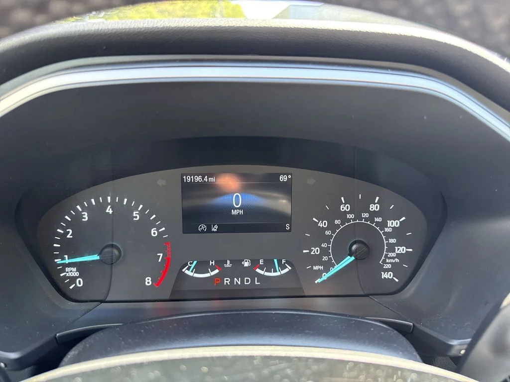 Used 2022 Rapid Red Metallic Tinted Clearcoat Ford SE image 19