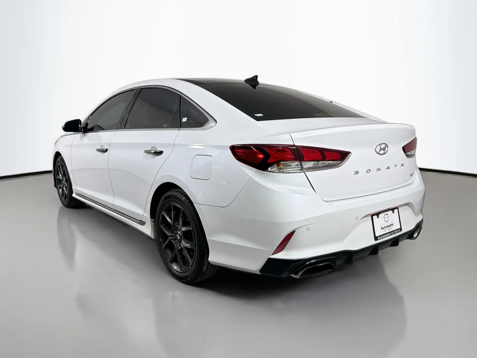 Used 2019 White Hyundai Limited image 8