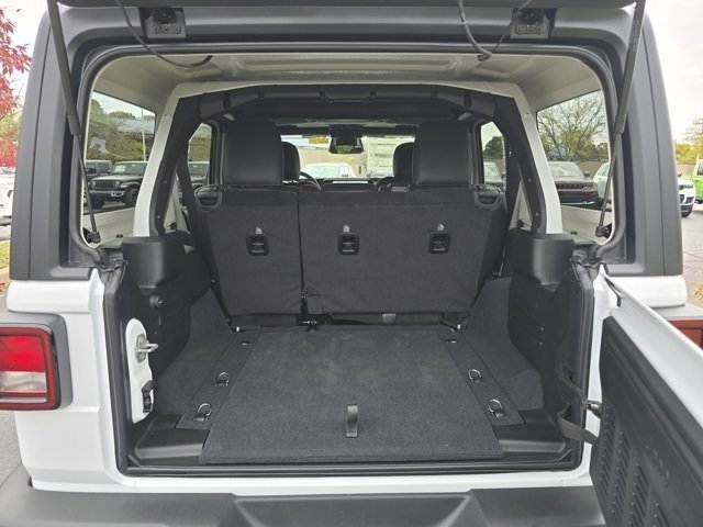 New 2026 Bright White Clear-Coat Exterior Paint Jeep Sport S image 29