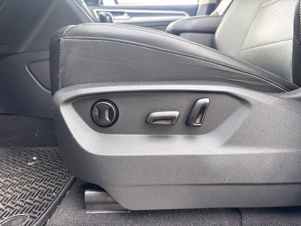 Used 2022 Gray Volkswagen 3.6L V6 SE w/Technology image 10