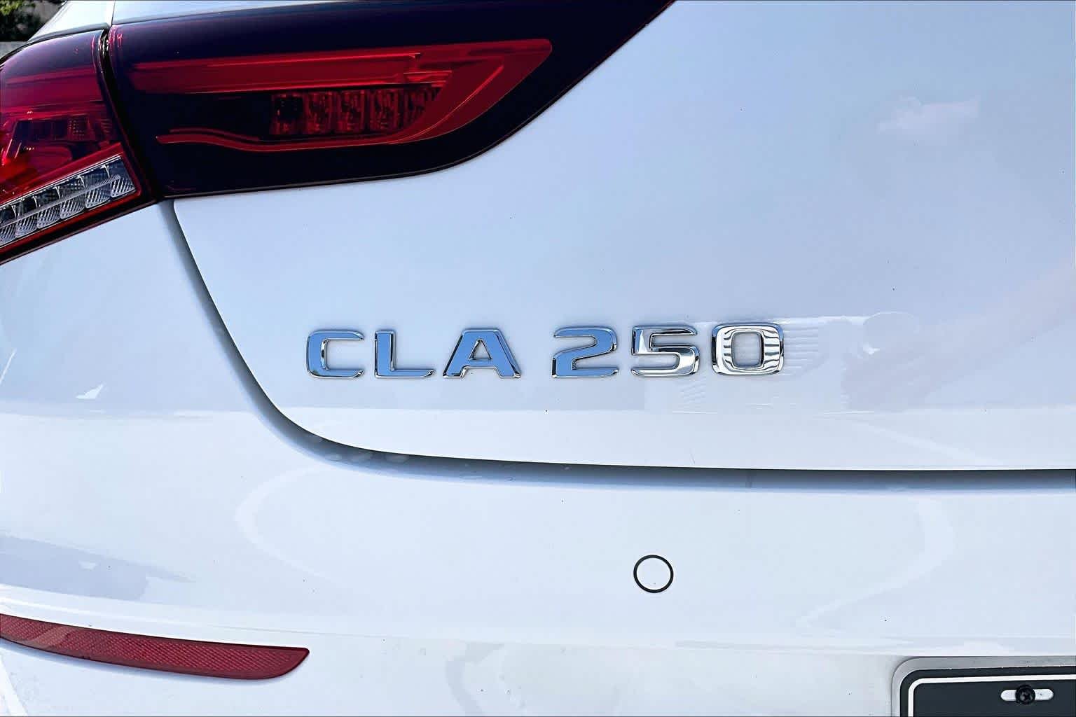 Used 2022 Polar White Mercedes-Benz CLA 250 image 31