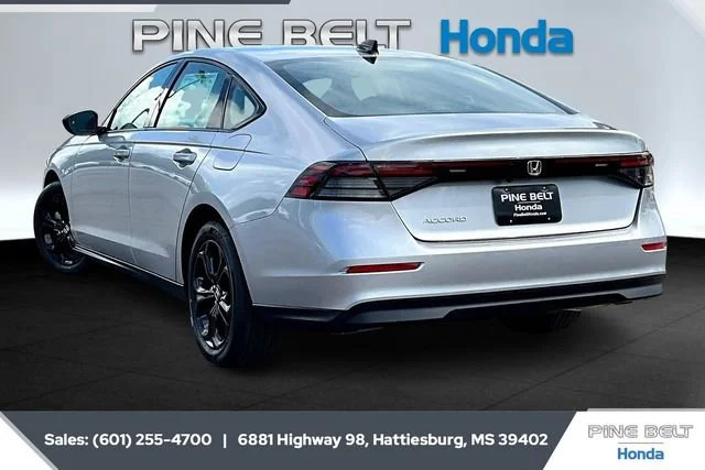 2025 Honda Accord SE - Photo 15