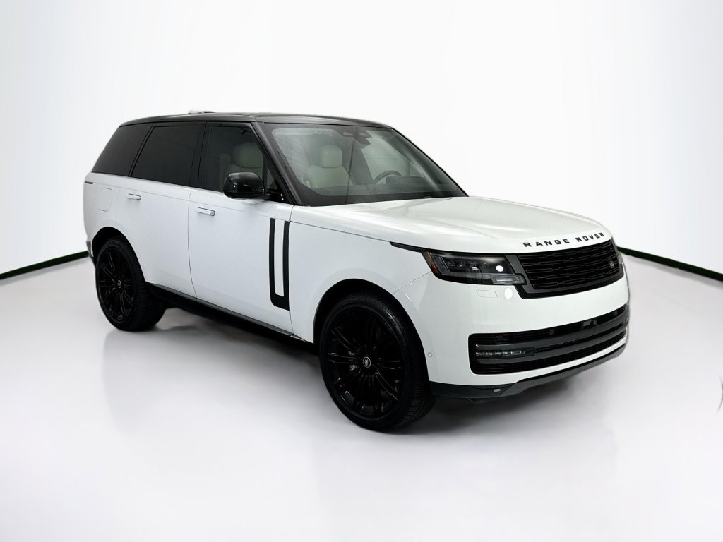 Certified Used 2025 Fuji White Land Rover SE image 3