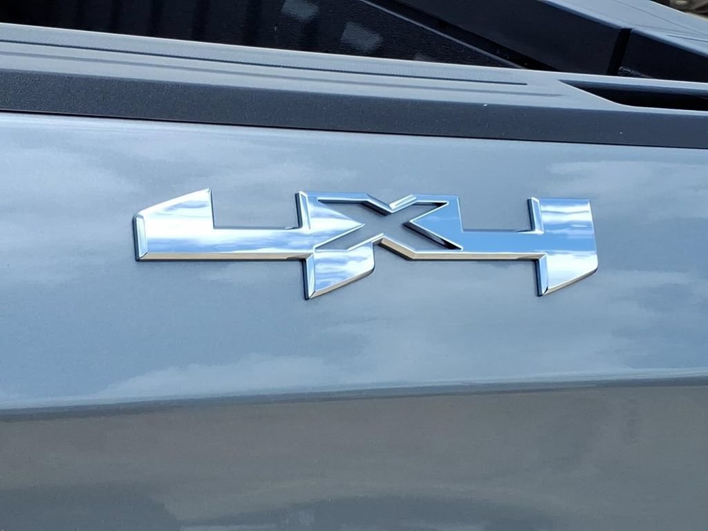 2026 GMC Sierra 1500 SLT - Photo 12