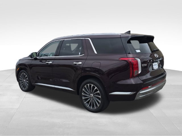 Used 2024 Red Hyundai Calligraphy image 3