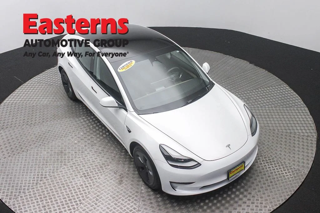 Used 2023 White Tesla Base image 3