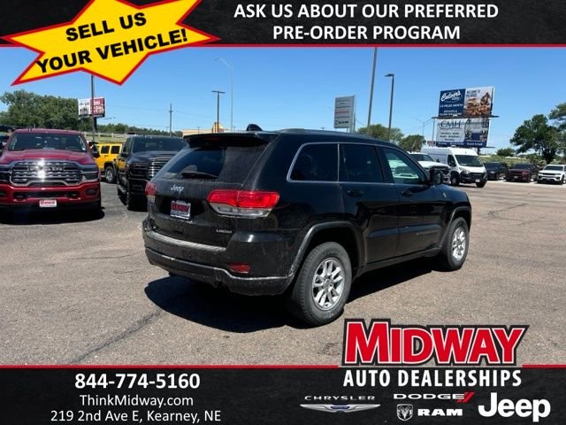 Used 2018 Black Jeep Laredo E image 4