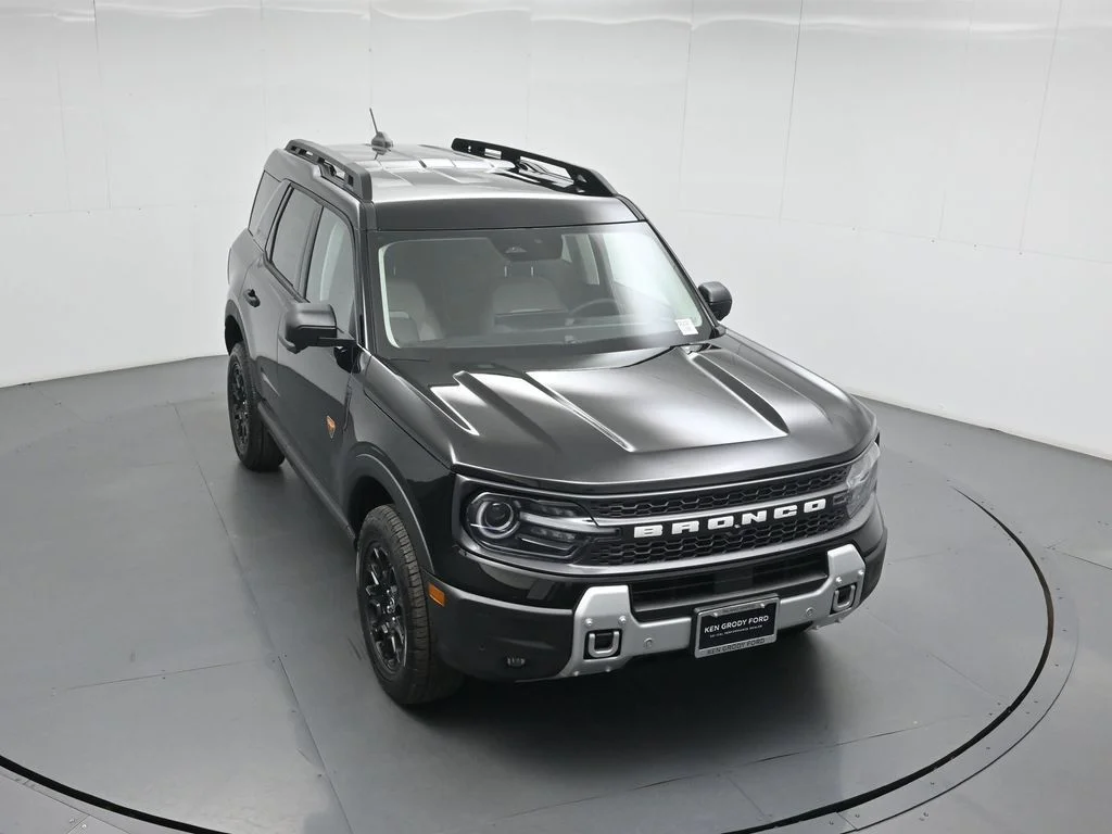 New 2026 Shadow Black Ford Badlands image 33