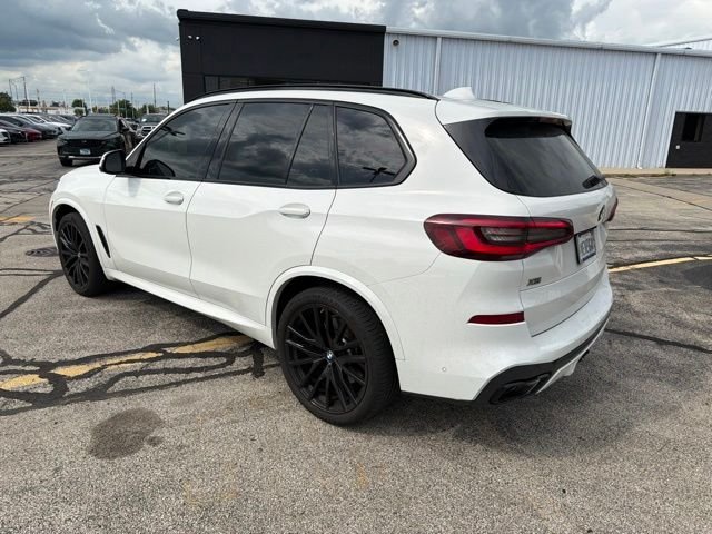 Used 2022 Alpine White BMW M50i image 3