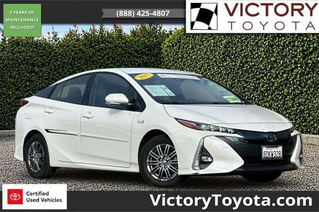 2017 Toyota Prius Prime Advanced's photo