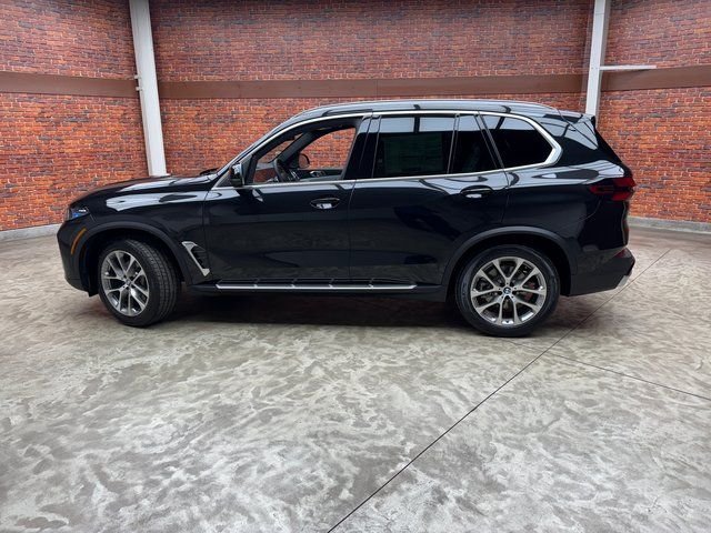 Used 2026 Black BMW xDrive40i image 2
