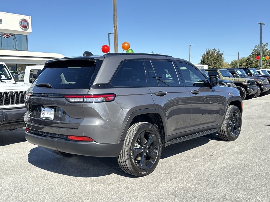New 2025 Baltic Gray Metallic Clear-Coat Exterior Paint Jeep  image 5