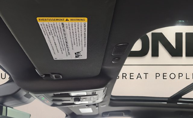 Used 2023 White Frost Tricoat GMC Denali image 20