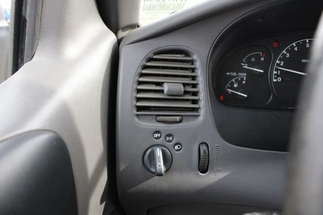 Used 2000 Green Ford XLT image 8