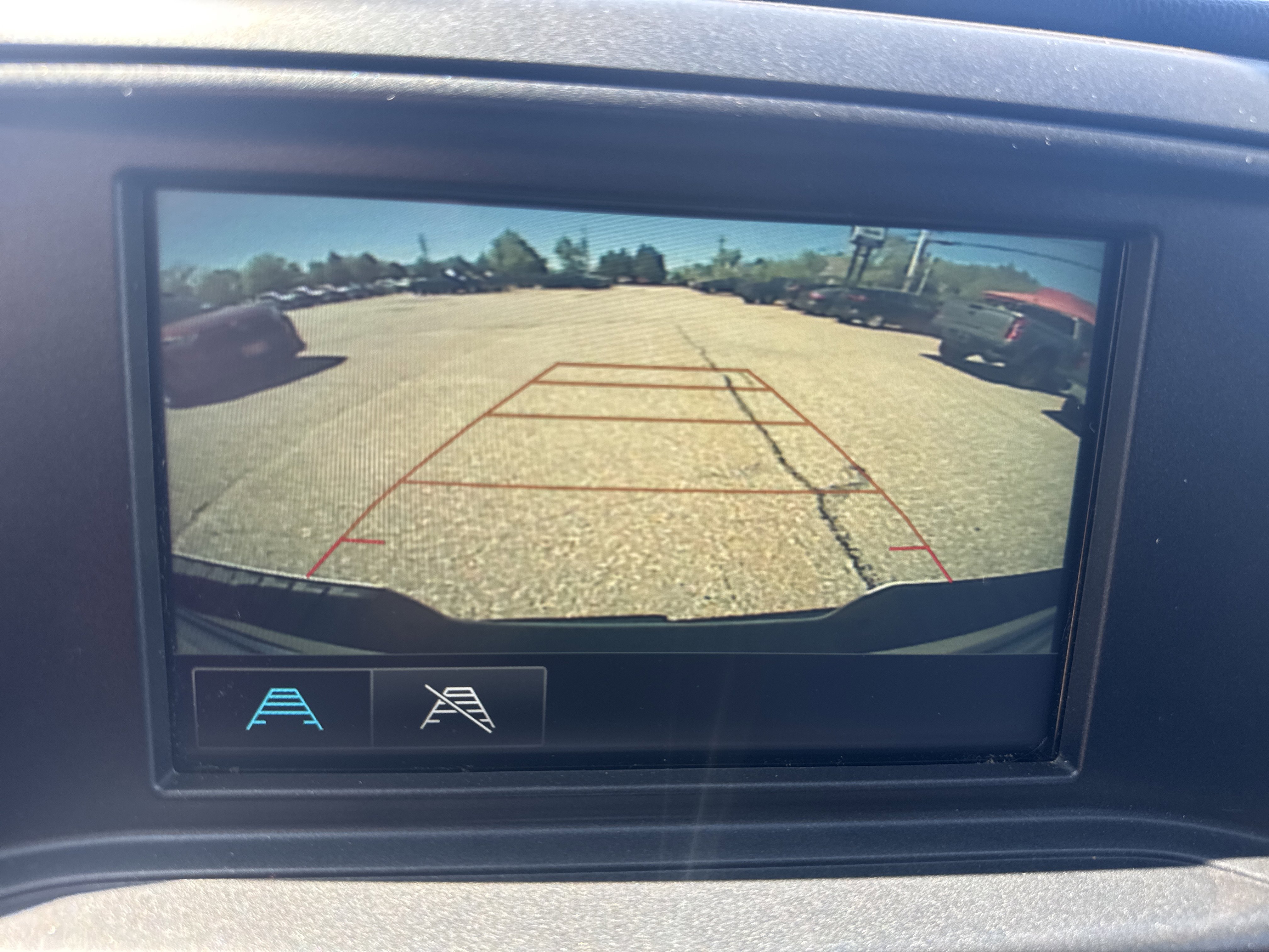 Used 2018 Summit White Chevrolet Custom image 19