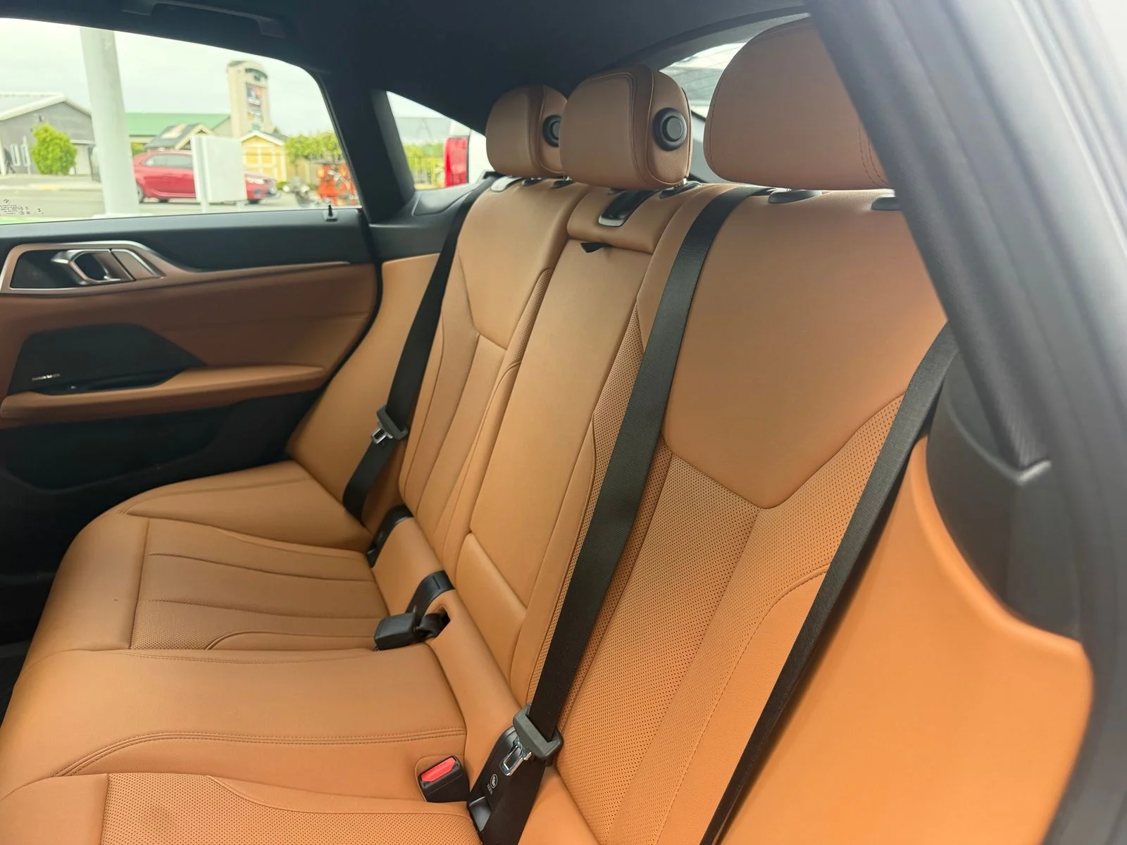 Used 2025 Gray BMW xDrive40 image 28