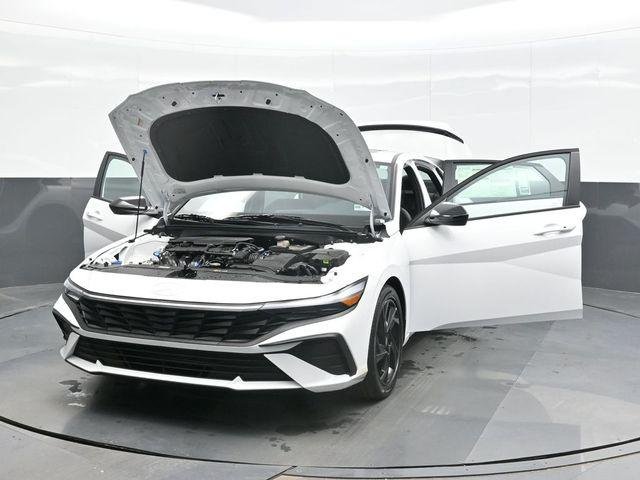 New 2026 White Hyundai SEL Sport Plus image 20