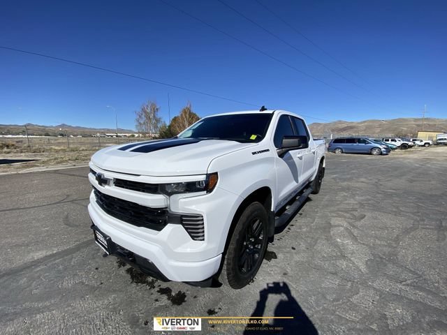 Used 2024 Summit White Chevrolet RST image 1