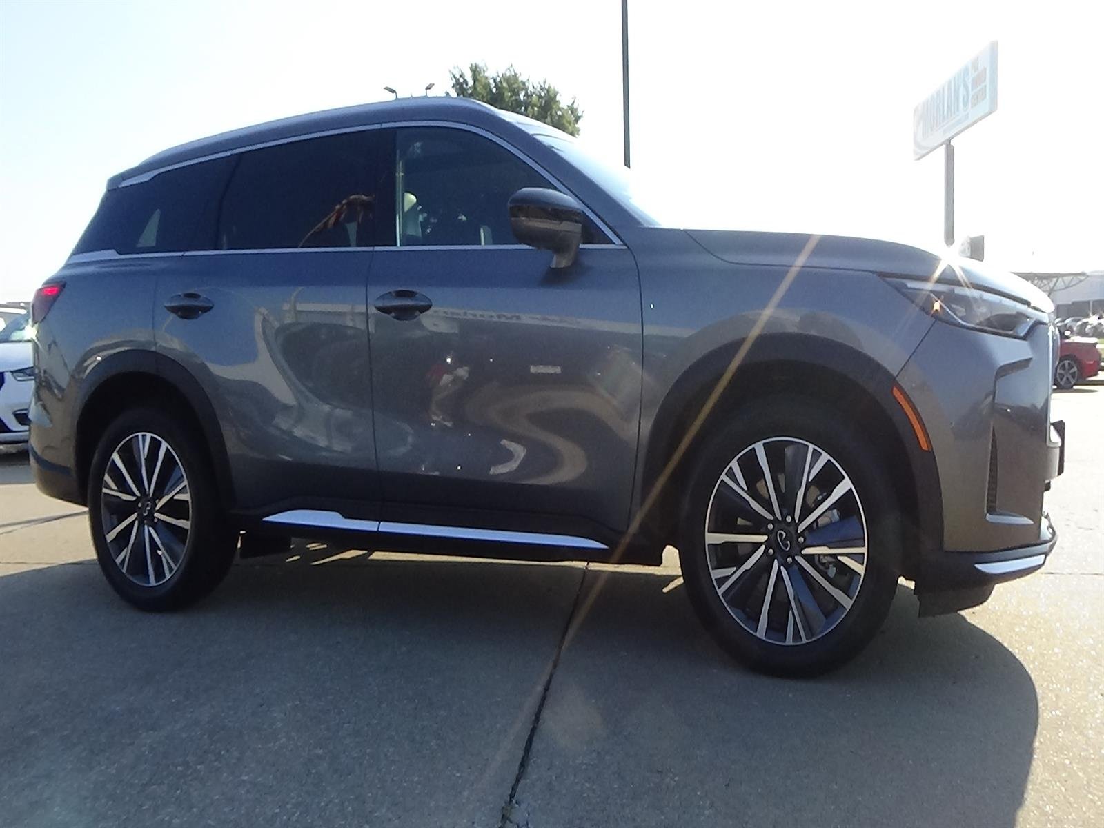 Used 2026 Graphite Shadow (kad) INFINITI Luxe image 6