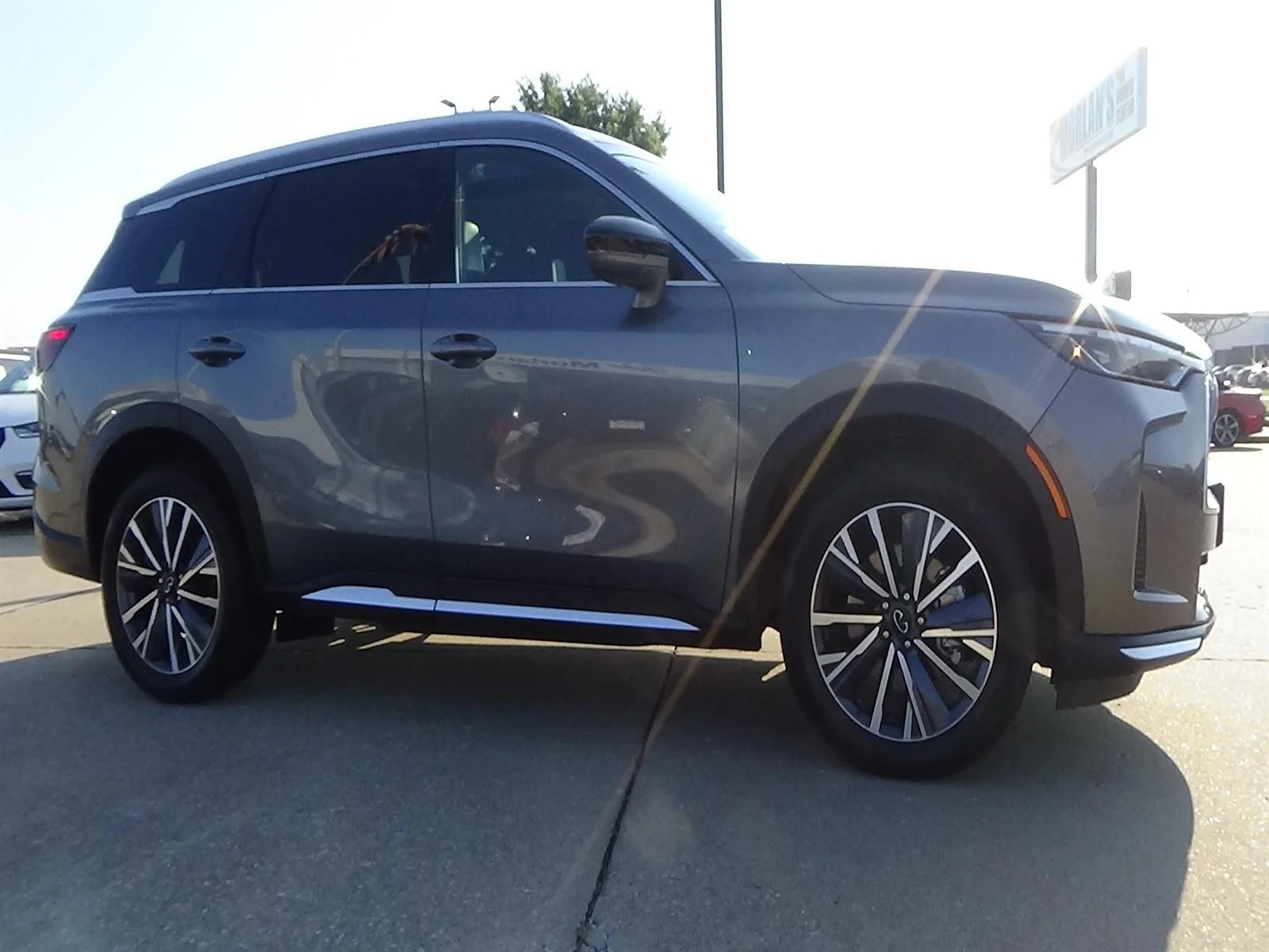 Used 2026 Graphite Shadow (kad) INFINITI Luxe image 6