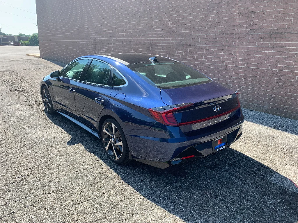 Used 2021 Stormy Sea Hyundai SEL Plus image 3