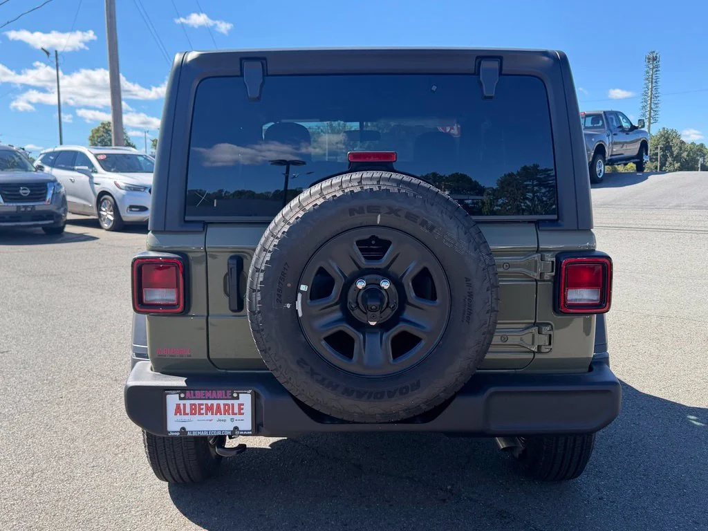 New 2027 Green Jeep Sport image 4