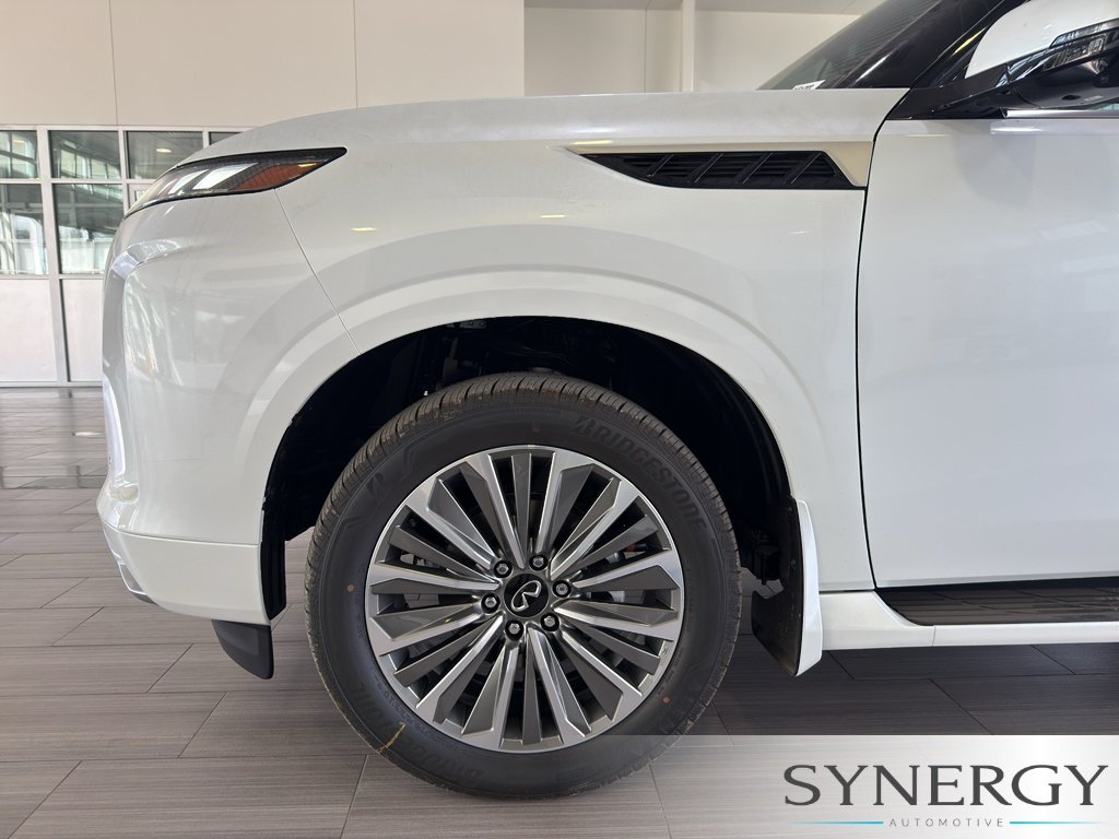 New 2027 Radiant White INFINITI LUXE image 9