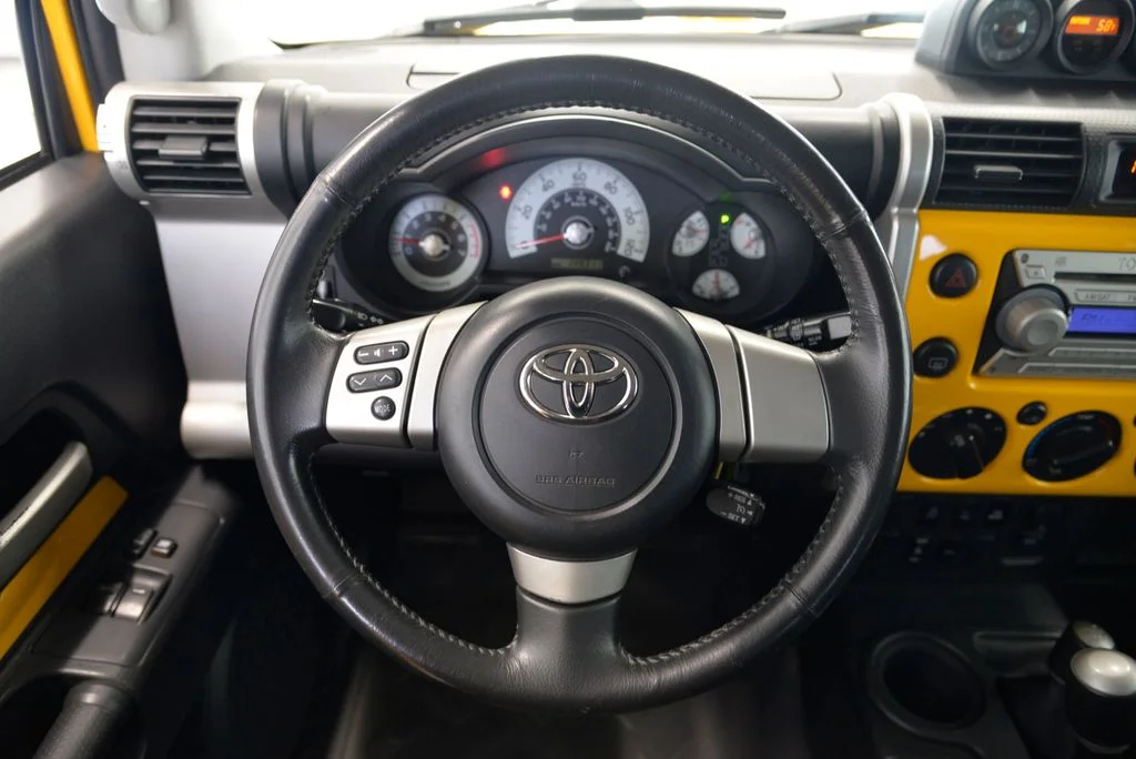 Used 2007 White Toyota Base image 18