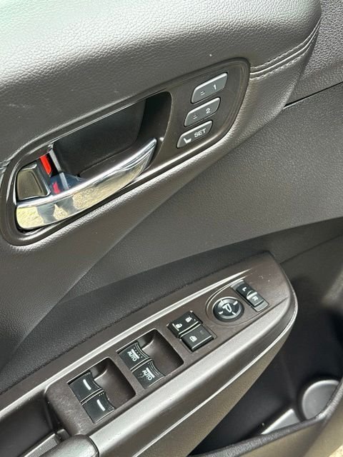 Used 2013 Graphite Luster Metallic Acura Technology Package image 11