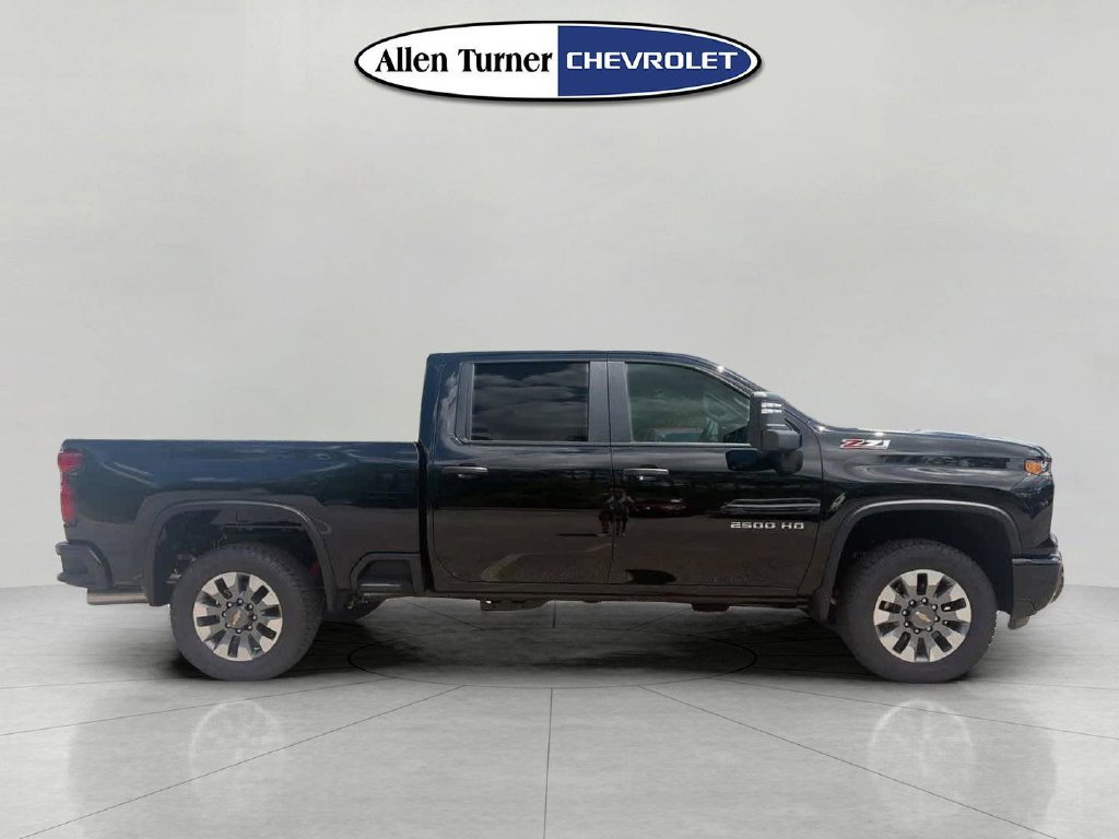 2026 Chevrolet Silverado 2500 HD Custom - Photo 3