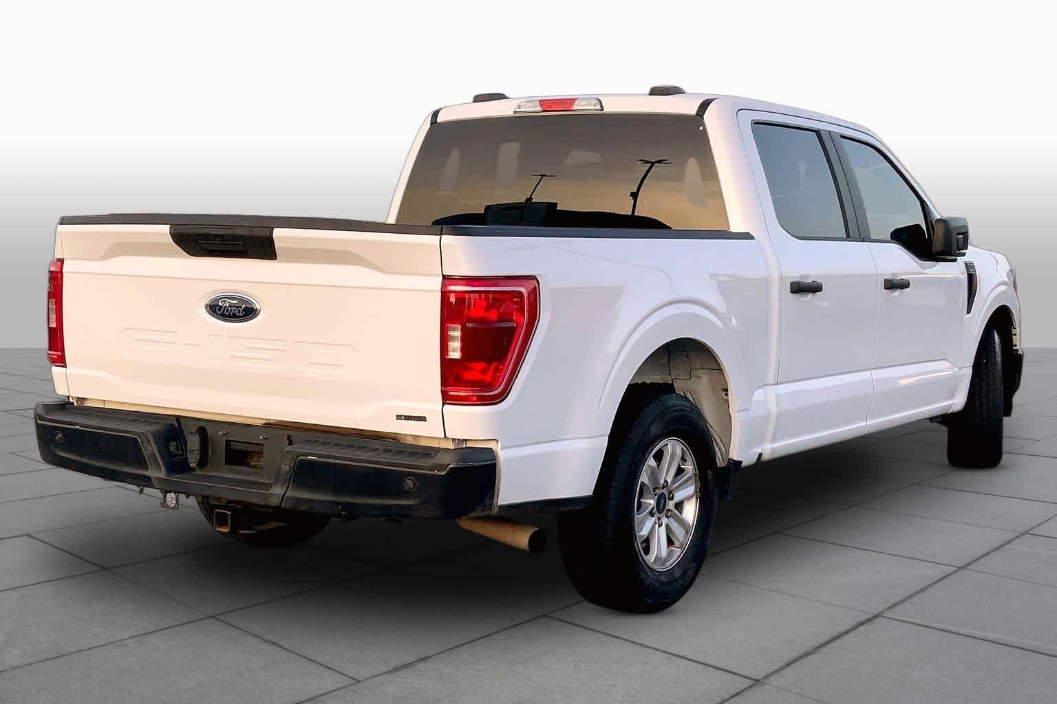 Used 2023 Oxford White Ford XLT image 12